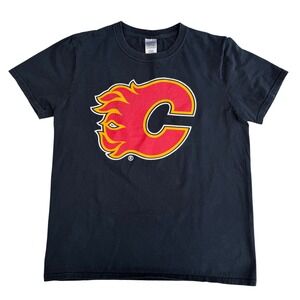 Gildan Calgary Flames T-Shirt NHL Hockey Graphic Tee Blokecore Sporty Junior M